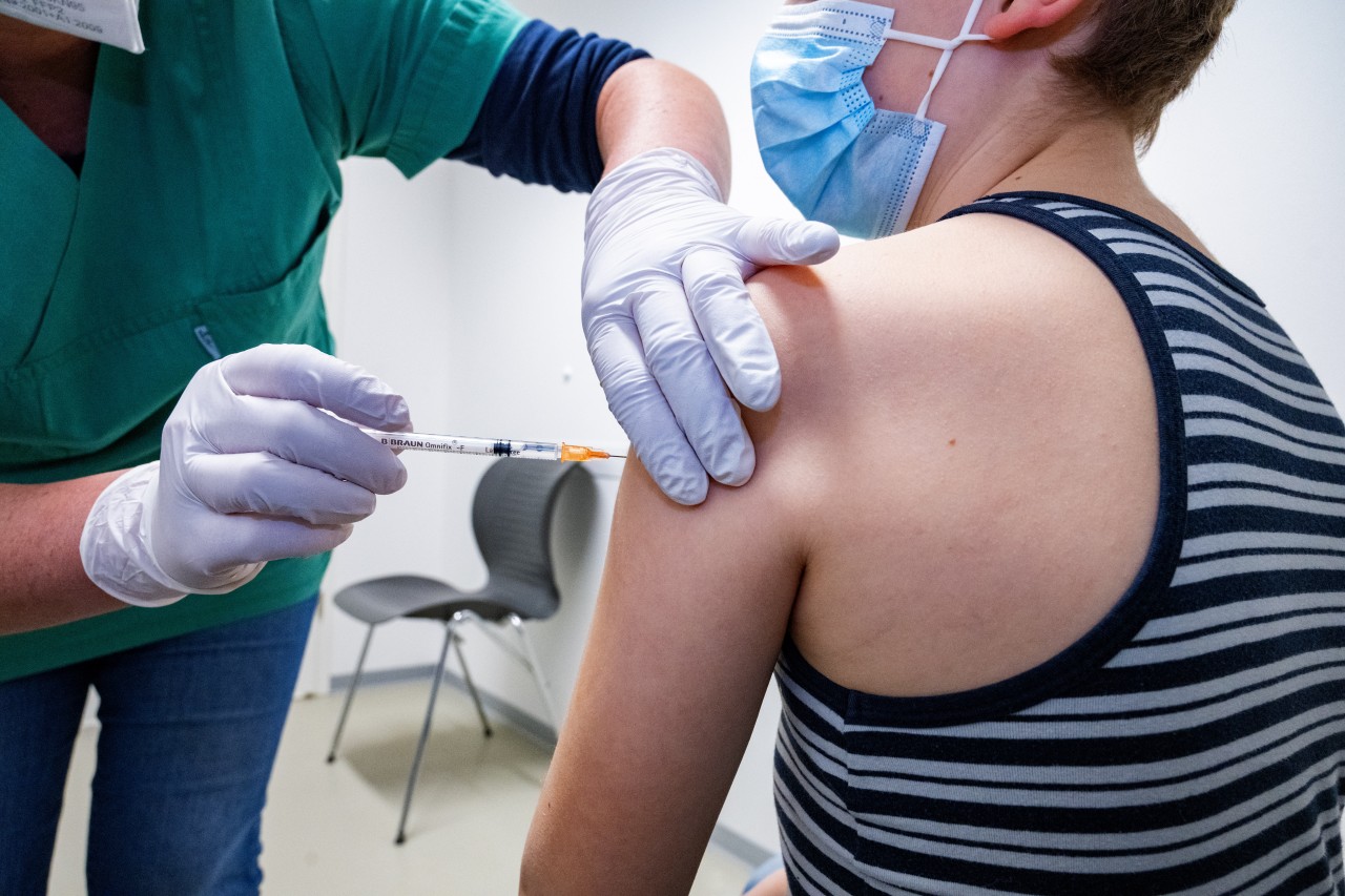 Nur in extremen Ausnahmefällen kann es zu schweren Impfreaktionen kommen. Das belegen neue Zahlen aus Bayern. 