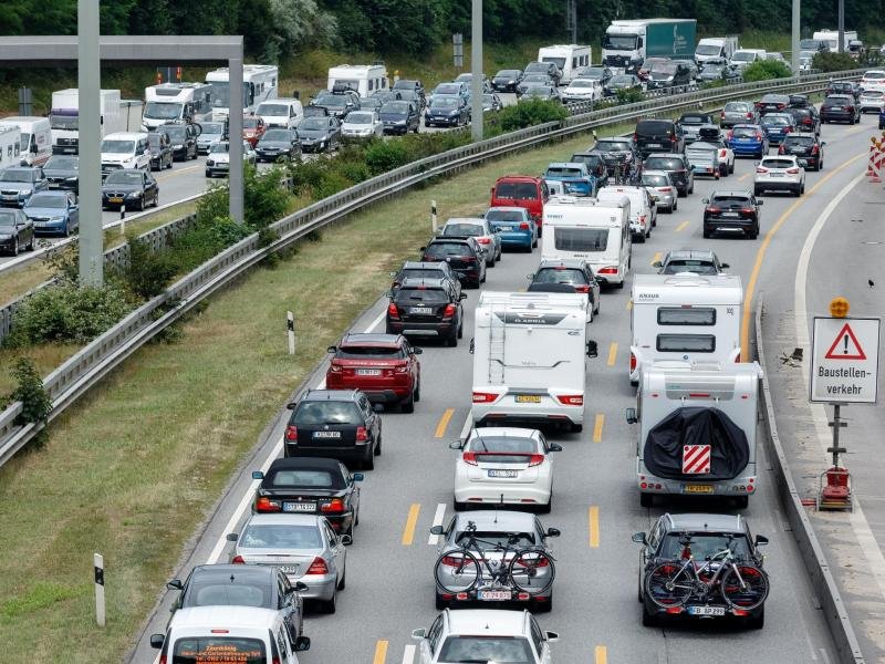 In Mecklenburg-Vorpommern und Schleswig-Holstein beginnen in dieser Woche die Sommerferien. Vor allem in Richtung der deutschen Küsten dürften die Autobahnen voll werden.