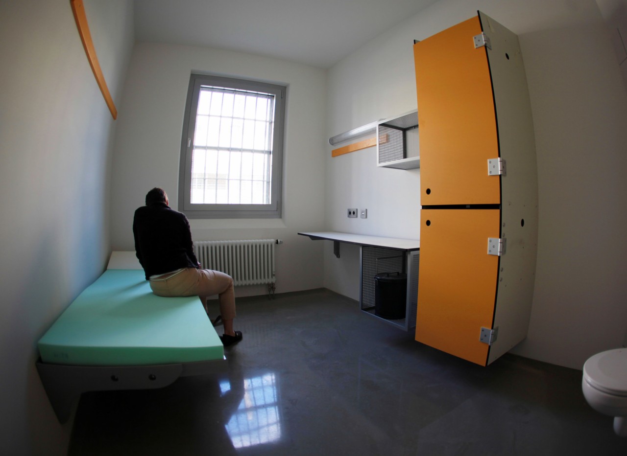 Blick in eine Zelle: Die 2011 in Betrieb genommene JVA Wuppertal-Ronsdorf ist das jüngste Jugendgefängnis in NRW. Aktuell sind 433 von 510 Haftplätzen belegt.