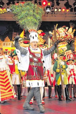 Rüdiger Höffken tanzt im Kölner Karneval. 