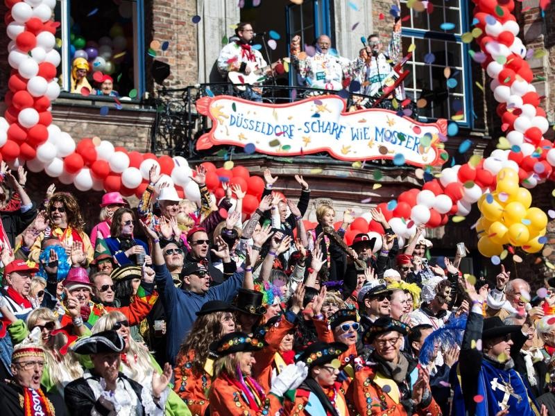 Jedes Jahr zieht der Karneval Besucher aus aller Welt ins Rheinland.