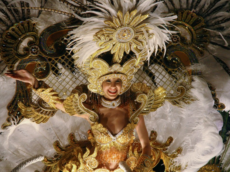 Heiße Rhythmen und kalte Duschen: Karneval in Panama