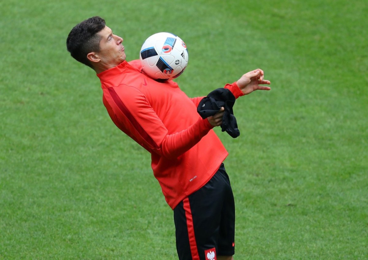 Lewandowski Training Polen dpa.jpg