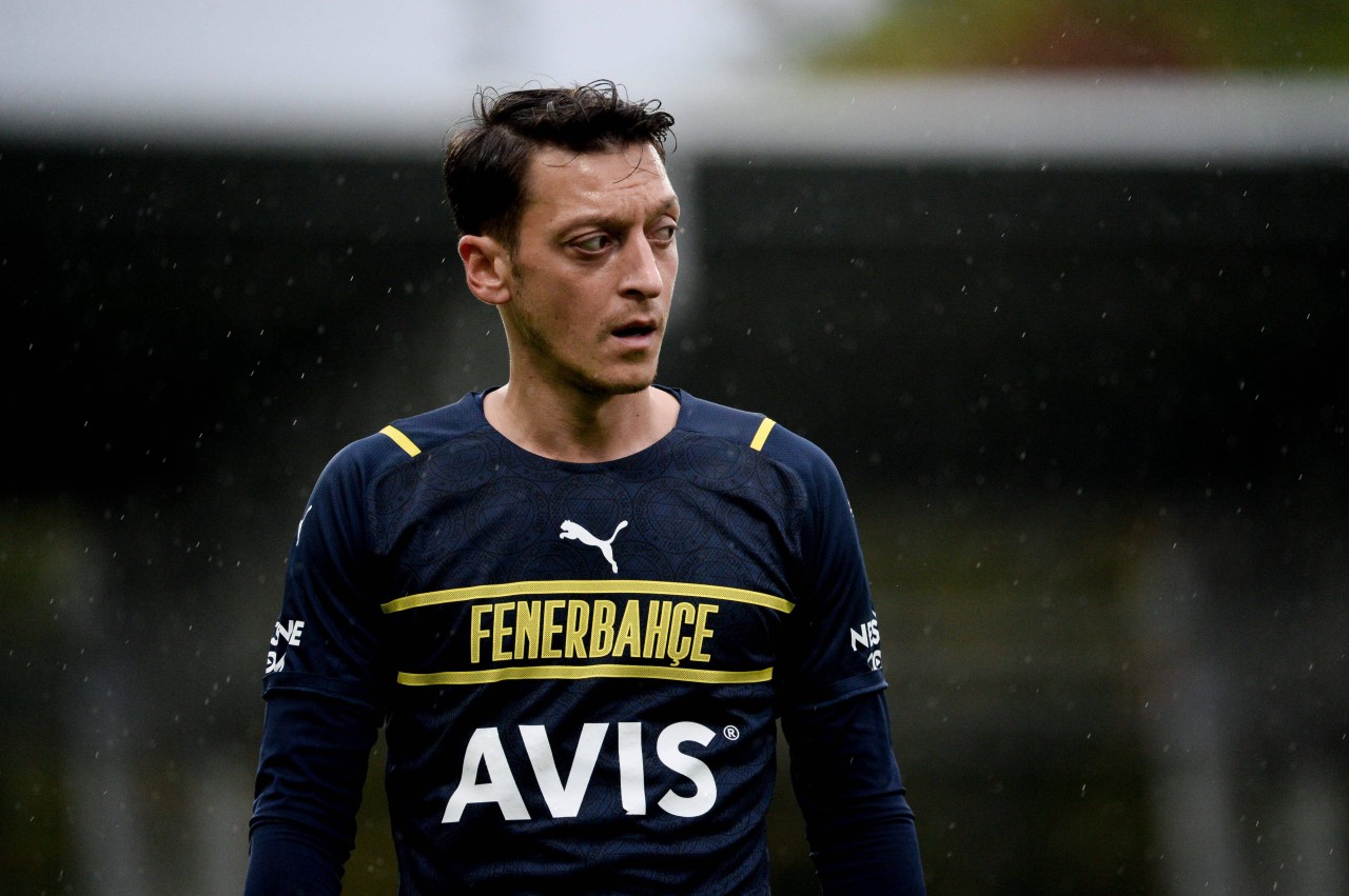 Überlegt Mesut Özil wirklich Fenerbahce zu verlassen?