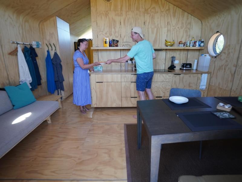 Monique Eichhorn und Sebastian Ebeling aus Berlin haben bereits zum zweiten Mal Urlaub in einem Wikkelhouse gemacht.