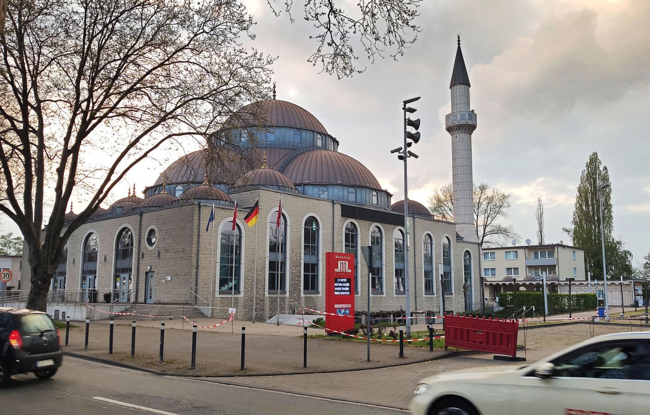 Die Merkez-Moschee in Duisburg-Marxloh. Viele Muslime würden sich über Corona-Lockerungen am Zuckerfest freuen.