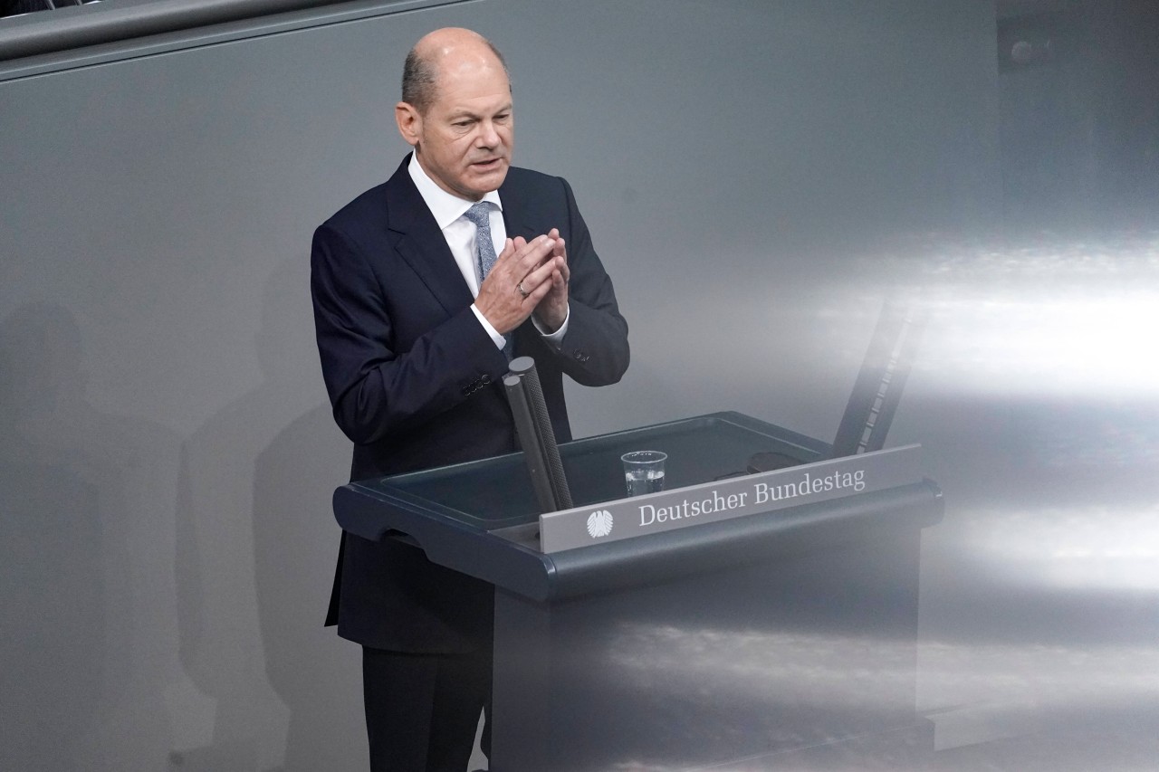 SPD-Kanzlerkandidat Olaf Scholz im Bundestag