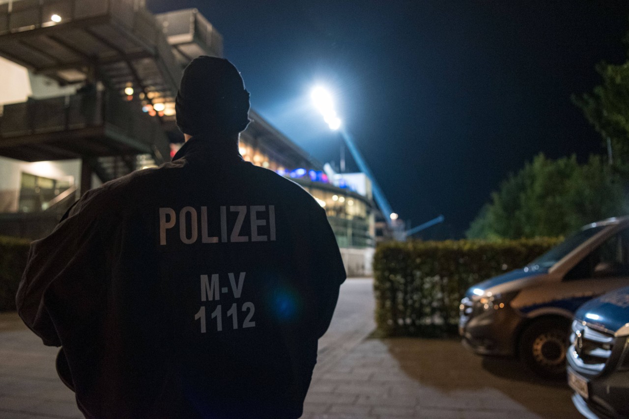 Einer der mutmaßlichen Täter aus Recklinghausen konnte mittlerweile von der Polizei festgenommen werden. (Symbolbild)