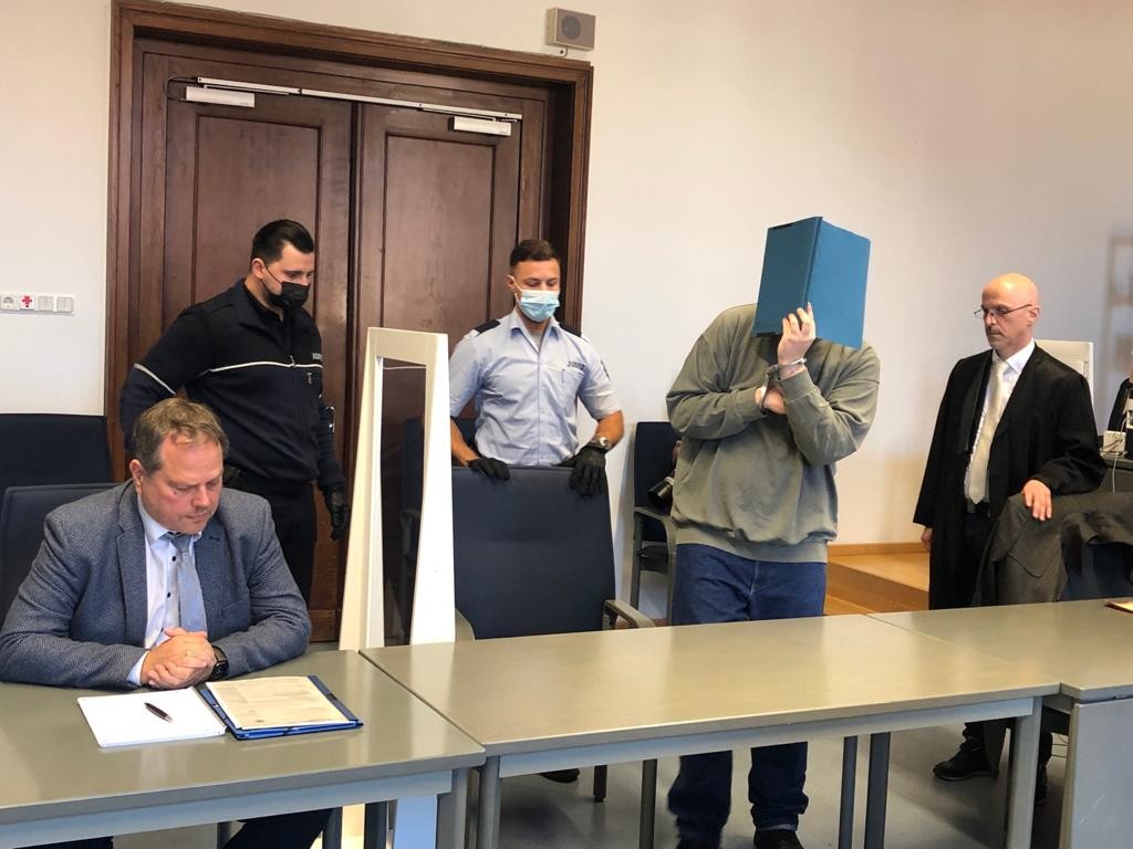 Prozessauftakt in Dortmund: Der Angeklagte soll aus Mordlust gehandelt haben.