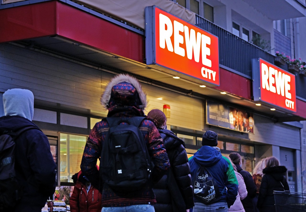 Rewe in NRW: HIER kannst du auch am 1. Weihnachtstag einkaufen. (Symbolbild)