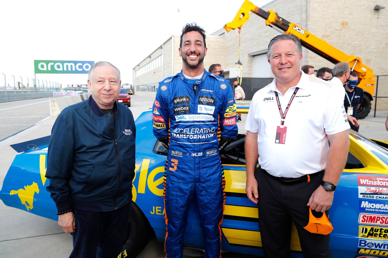 Daniel Ricciardo und Zak Brown scheinen sich bestens zu verstehen.