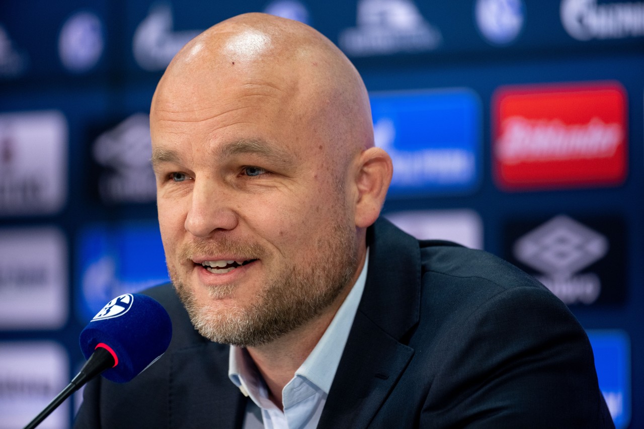 FC Schalke 04: Sportdirektor Rouven Schröder ist auf der Suche nach neuen Spielern.