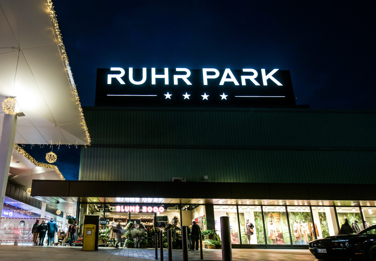 Der Ruhr Park Bochum lockt Kunden mit ausgelassener Weihnachtsstimmung.