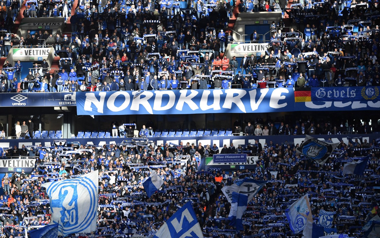 Traurige Nachrichten aus der Nordkurve vom FC Schalke 04.