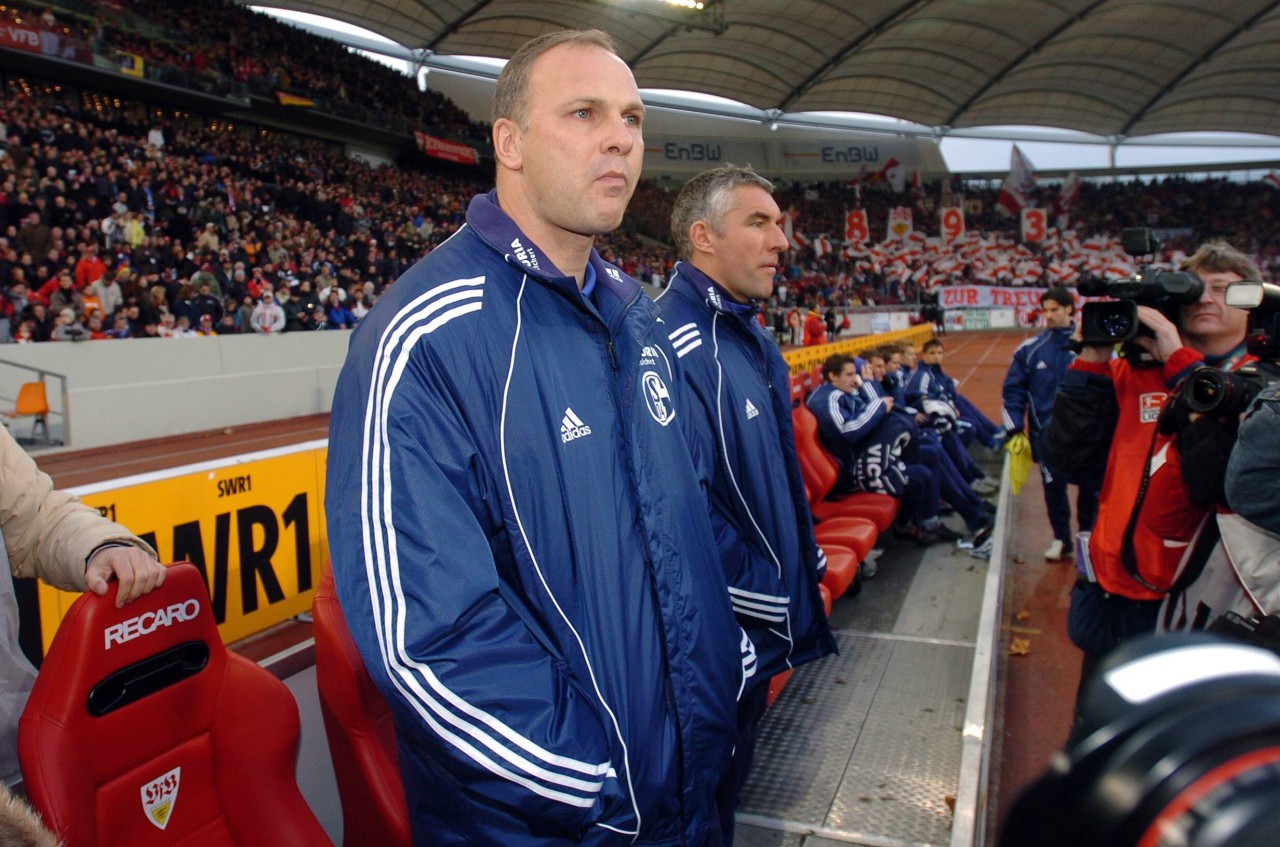 Oliver Reck (l.) als Interimstrainer des FC Schalke 04 mit Co-Trainer Mirko Slomka im Dezember 2005. 