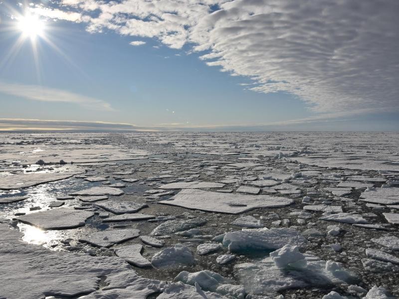 Nicht von dieser Welt: Die Fahrt zum Nordpol durch meterdickes Eis ist für die meisten Touristen die Reise ihres Lebens.