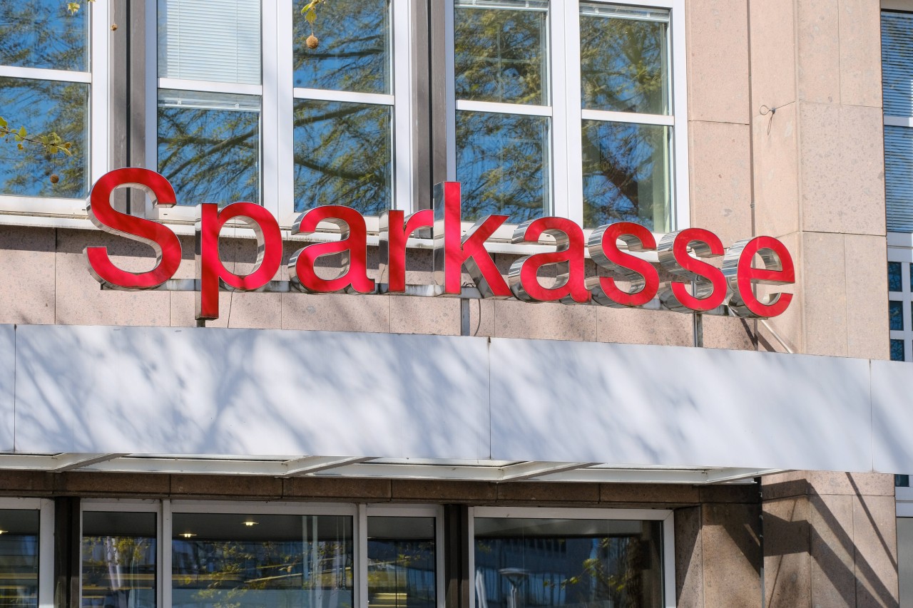 Sparkasse in NRW: Eine angekündigte Änderung wurde doch nicht umgesetzt. (Symbolbild)