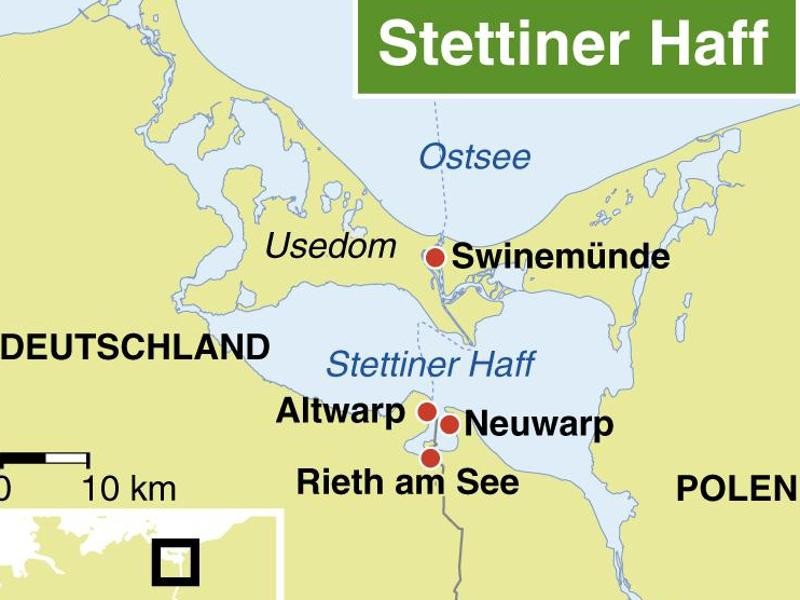 Das Stettiner Haff ist durch die Inseln Usedom und Wollin von der Ostsee getrennt.