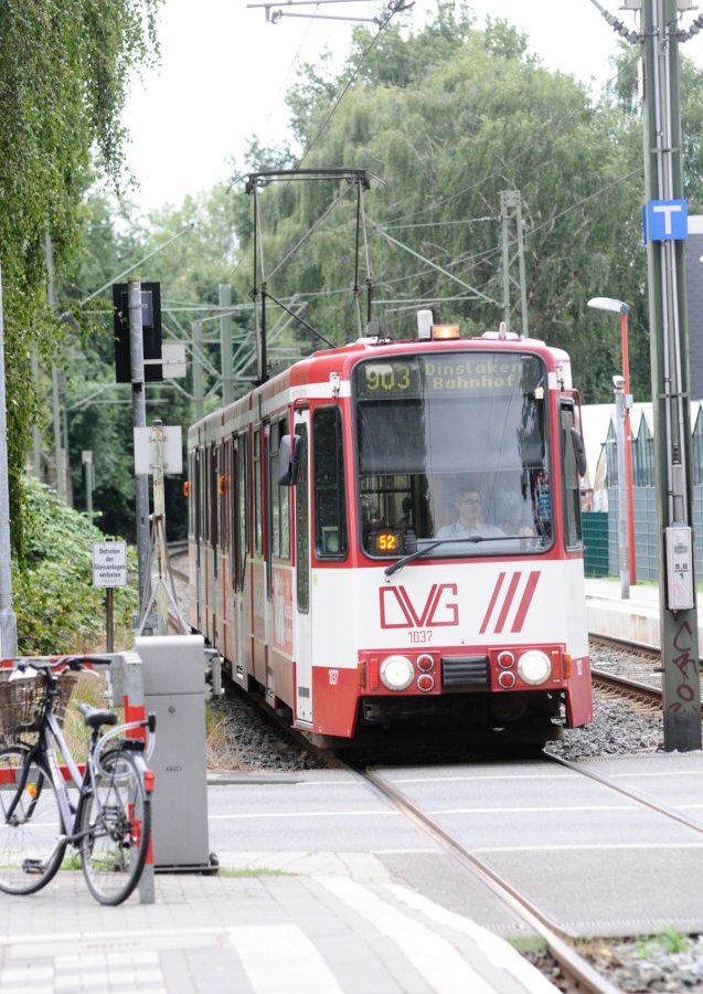Straßenbahn-903-DVG-Duisburg.jpg