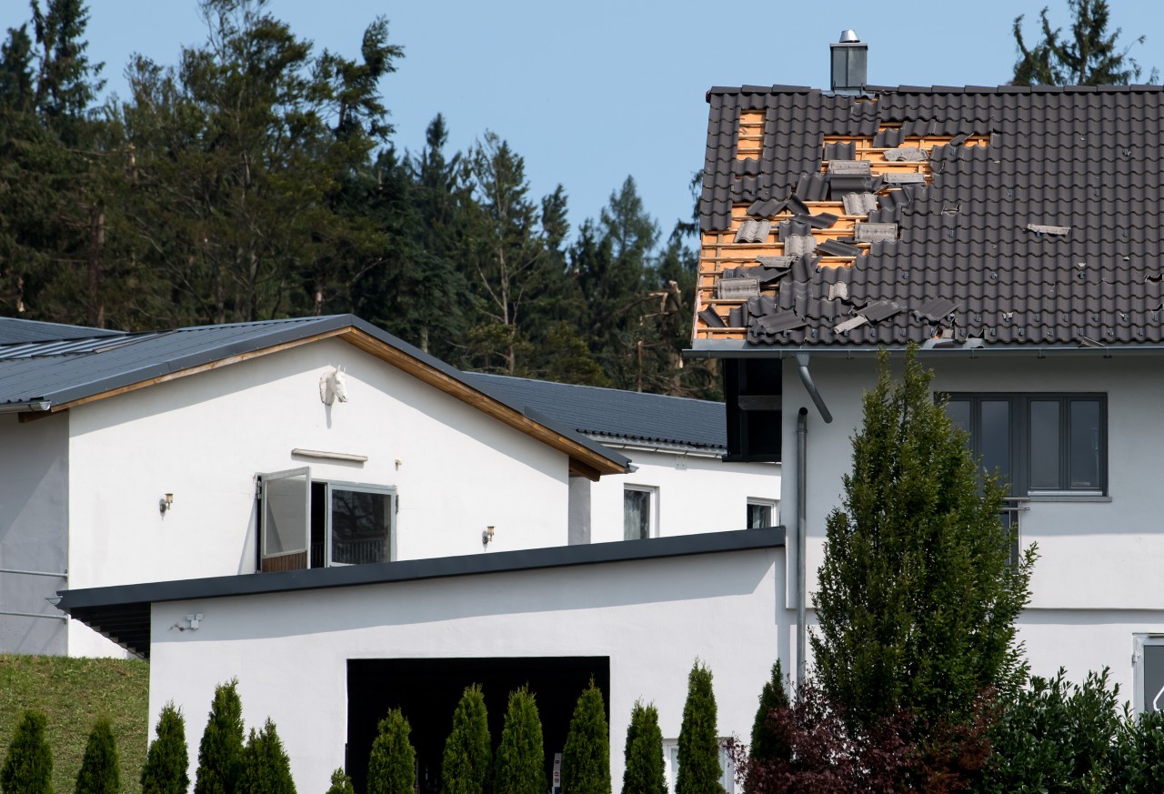 Sturm in NRW: Schäden werden oft von der Versicherung übernommen. (Symbolbild)