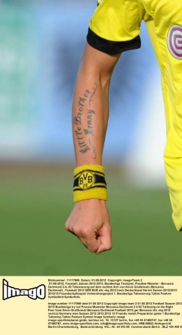 Kevin Großkreutz vom BVB mit seinem neuen Tattoo.
