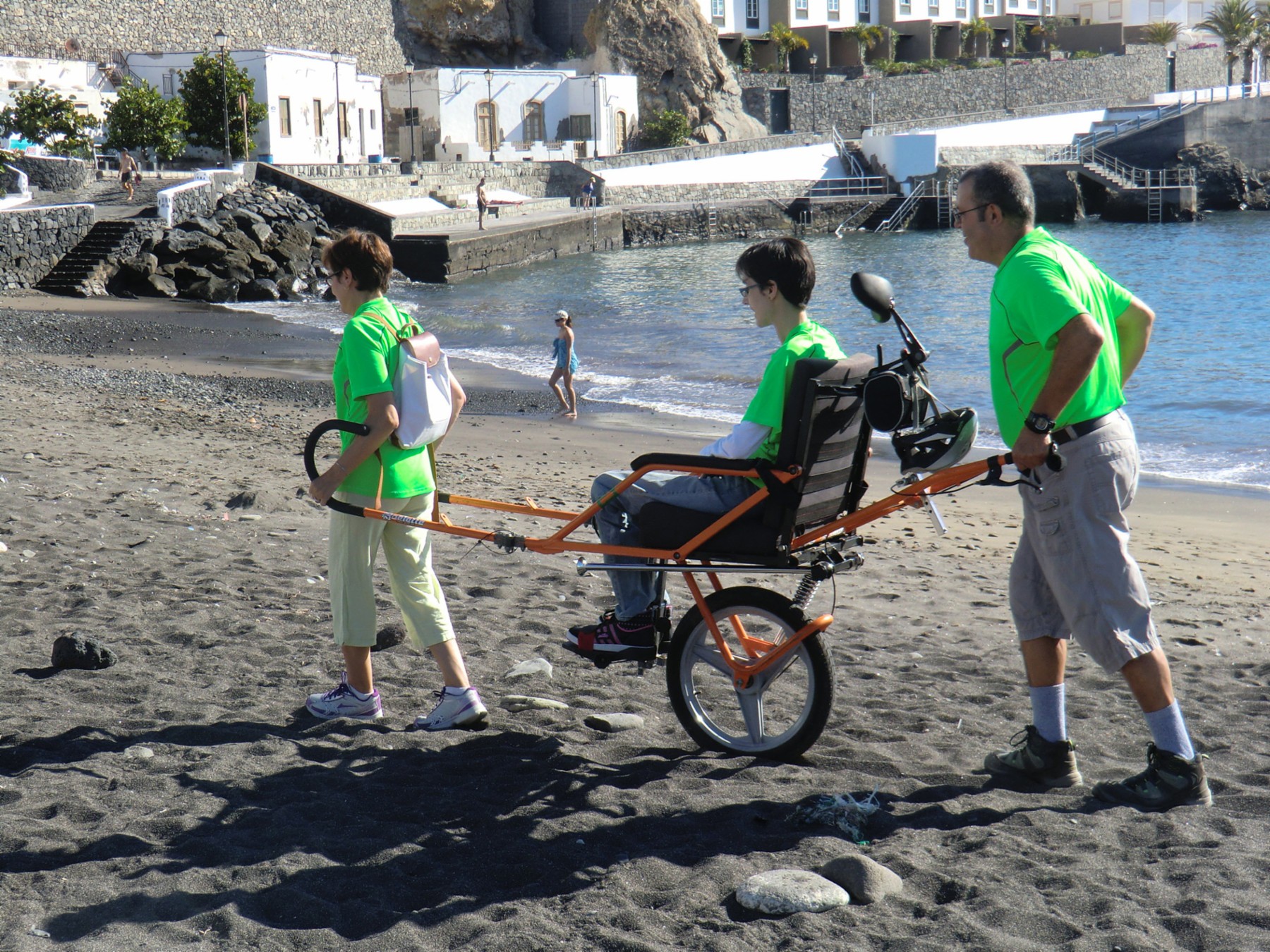 Der Outdoor-Rollstuhl Joëlette ist auch für schwierigeres Terrain geeignet.