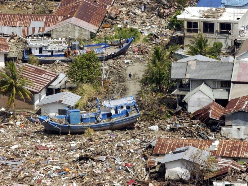 Tsunami 2004.jpg