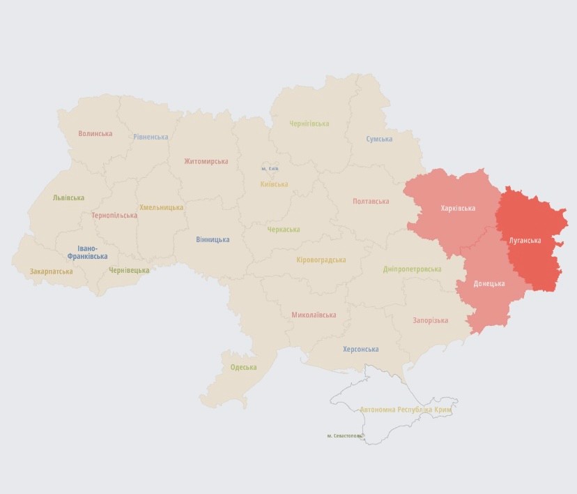 Blick auf die Karte der App „AirAlert". Für den Osten der Ukraine gibt sie derzeit permanent Warnungen heraus, auch mit typischem Luftalarm-Ton. Immer wieder gibt es aber auch Warnungen und Einschläge im Rest des Landes.