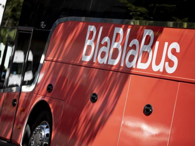 Unter dem neuen Markennamen Blablacarbus will das Fernbus-Reiseunternehmen Blablabus ab dem 10. Juni wieder Fahrten anbieten.