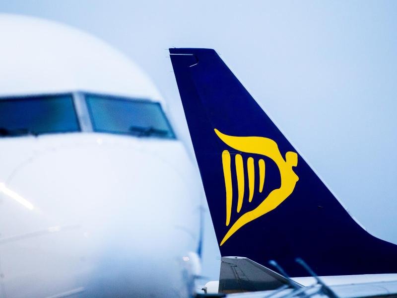 Wegen der Unsicherheit durch Corona: Ryanair verlängert die Streichung der Umbuchungsgebühr.