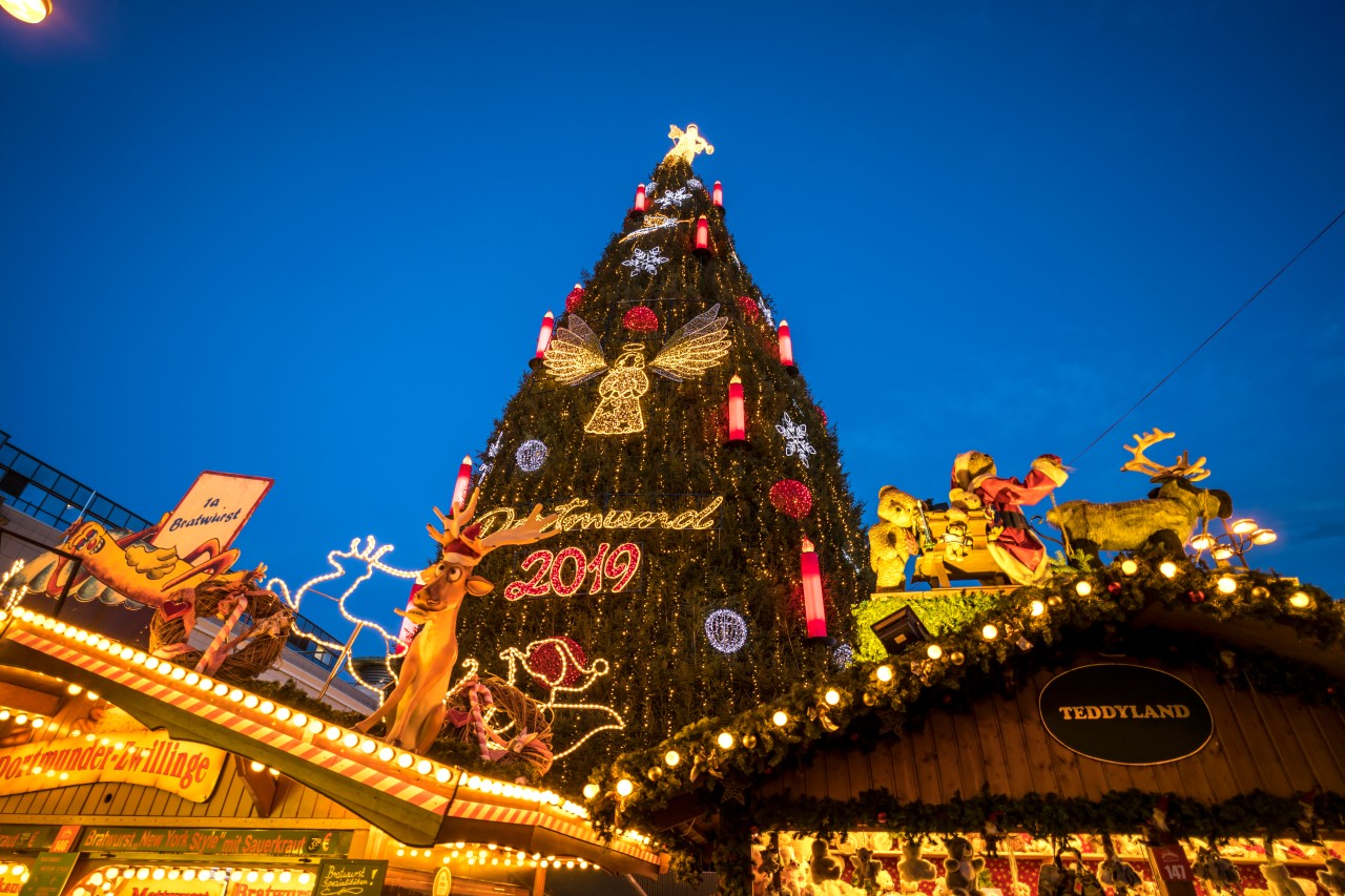 Das ist die klassische Beleuchtung des „größten Weihnachtsbaums der Welt“ in Dortmund. (Archivbild)
