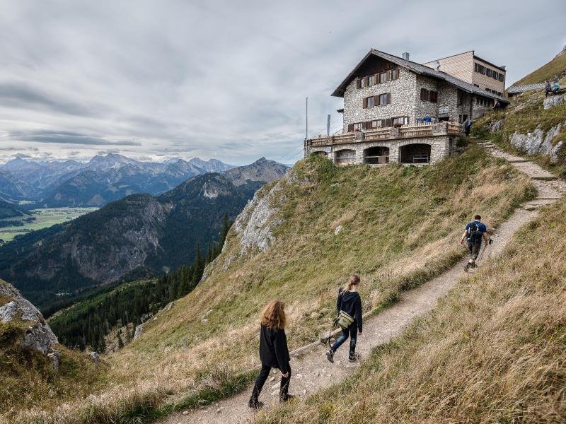 Wer in einer Hütte des Deutschen Alpenvereins übernachten möchte, sollte sich auf strenge Corona-Regeln einstellen.