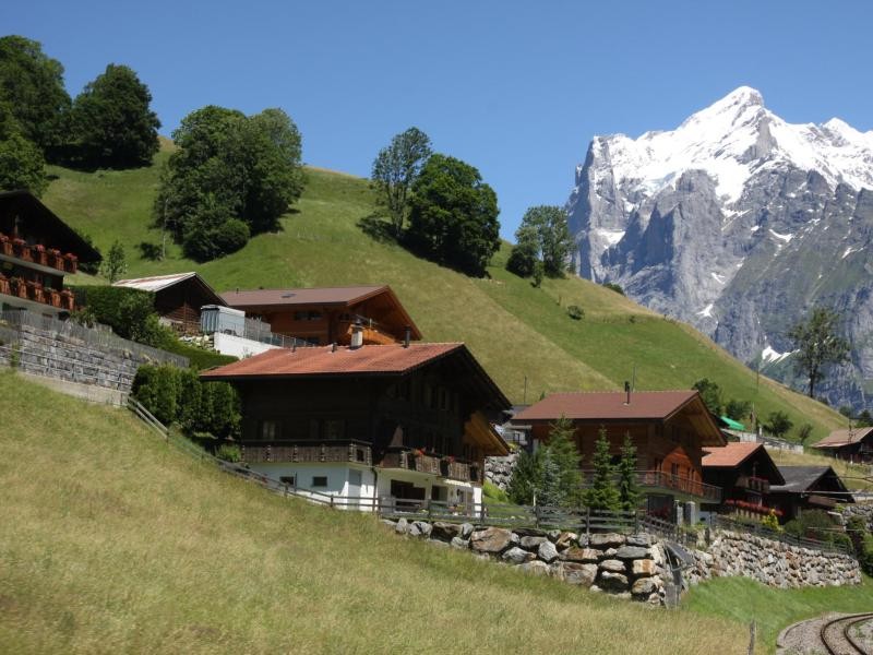 Grindelwald ist von Berggiganten umgeben, zu denen auch das Wetterhorn als Hausberg gehört.
