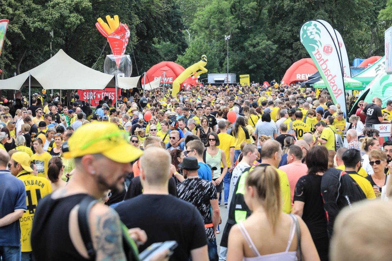 Zehntausende Fans lockte Borussia Dortmund mit seinem Familientag an.
