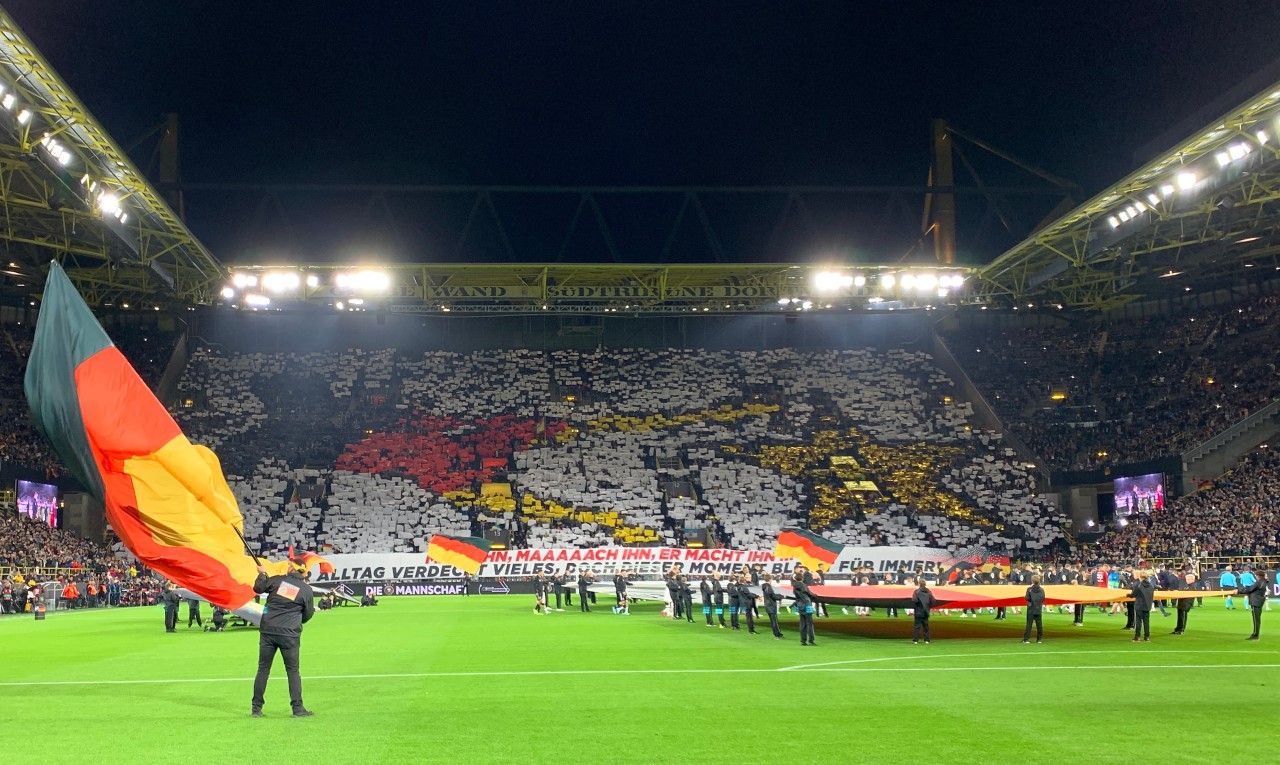 Diese Choreo wurde in Dortmund vor dem Länderspiel zwischen Deutschland und Argentinien präsentiert.