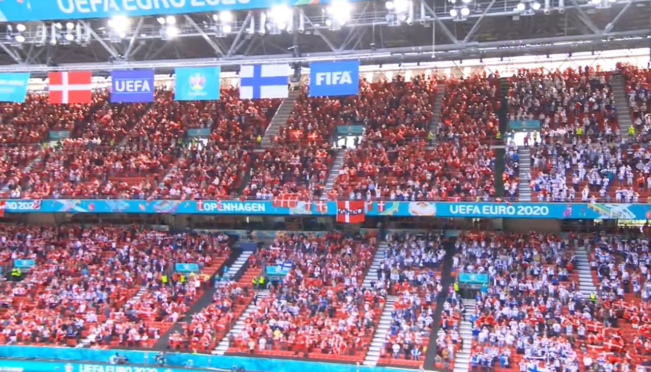 Allzu viele freie Plätze gab es beim Spiel zwischen Dänemark und Finnland nicht.