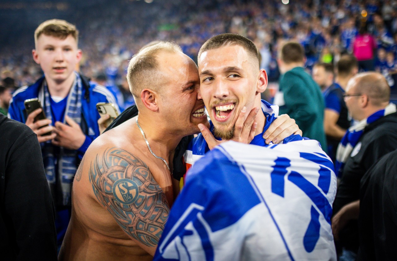 Vom FC Schalke 04 geschätzt, von den Fans geliebt – trotzdem muss Darko Churlinov (r.) gehen.
