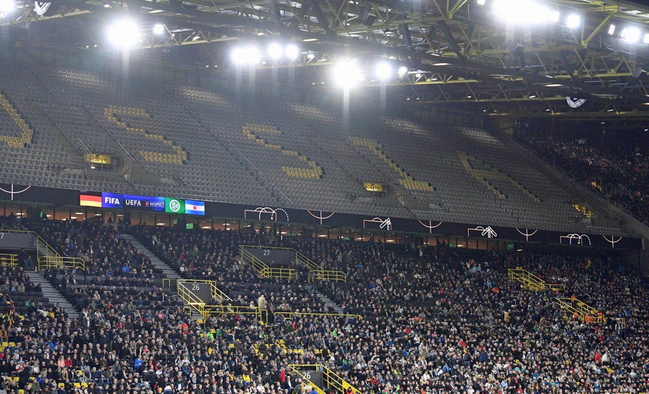 Kaum einer wollte Deutschland sehen – die TV-Quoten und Ticket-Verkäufe knickten in den letzten Jahren massiv ein. Ein Tiefpunkt: Das Länderspiel gegen Argentinien in Dortmund 2019.