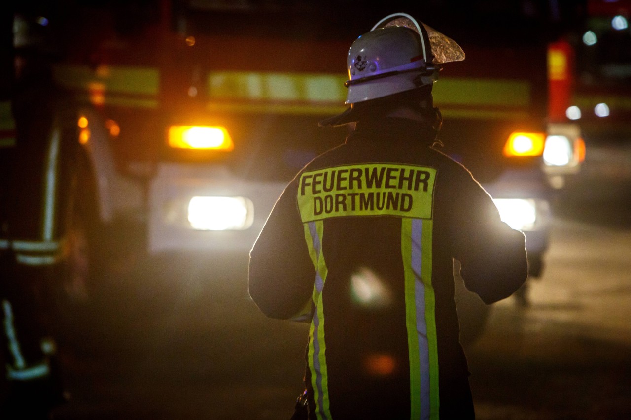 Dortmund: Das Feuer in dem beliebten Restaurant hielt die Feuerwehr stundenlang in Atem. (Symbolbild)
