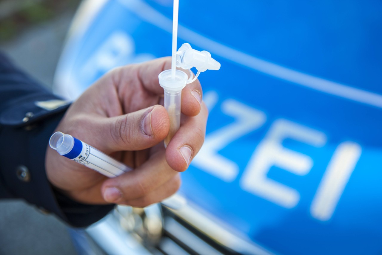 Die Polizei Hagen führte bei dem Autofahrer einen Drogentest durch. (Symbolbild)