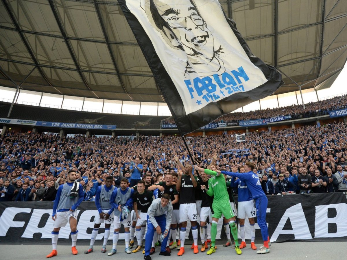 FC Schalke 04: Fan wird für Auto-Aufkleber zur Kasse gebeten 