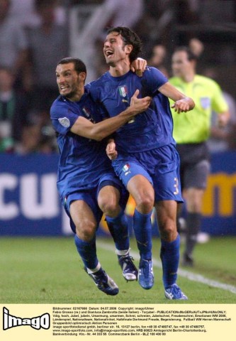 Jubelnde Italiener in Dortmund. Im WM-Halbfinale 2006 feierten Gianluca Zanbrotta (li.) und Fabio Grosso den Sieg.
