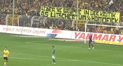 homophobes-plakat-suedtribuene-von-borussia-dortmund.jpg