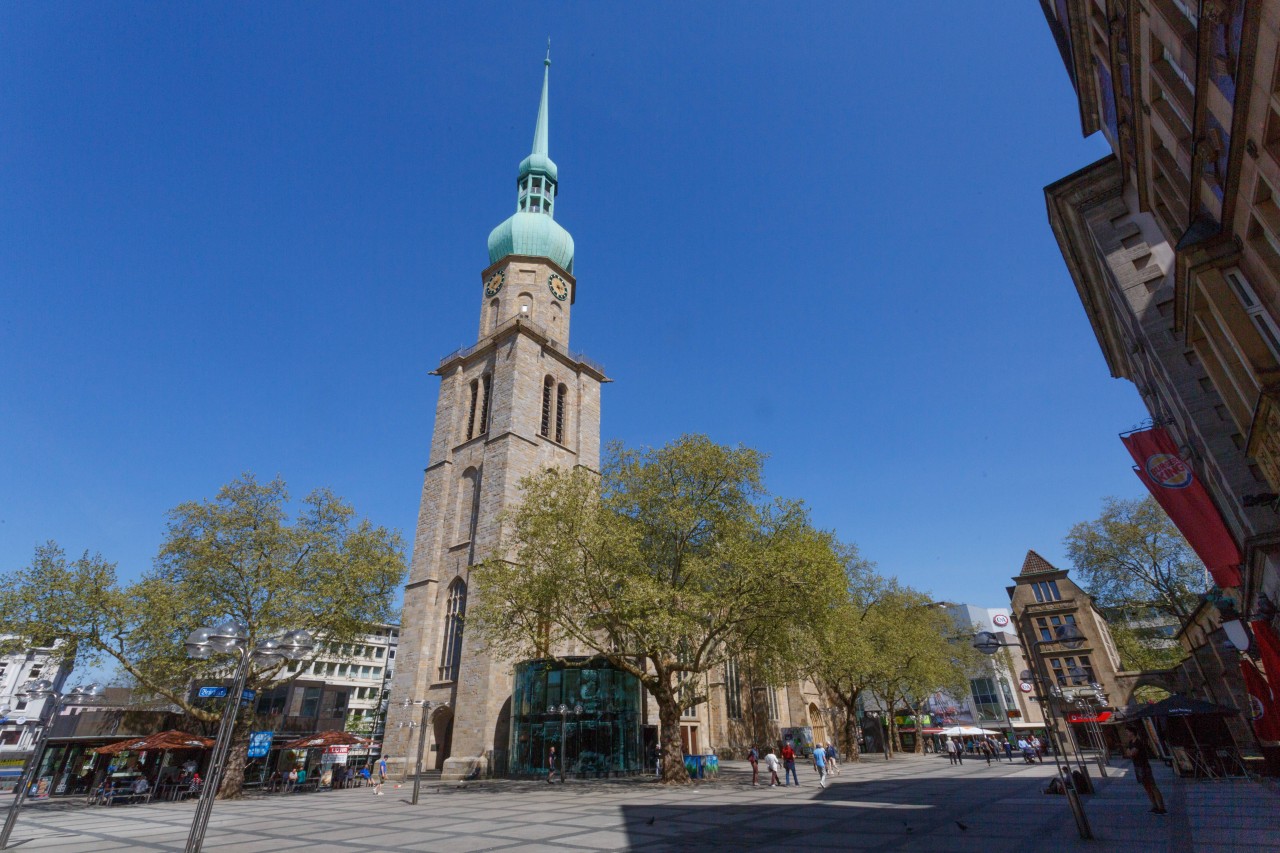 Auch vor der Reinoldikirche in Dortmund wird es 2022 wieder etwas grüner. (Symbolbild9