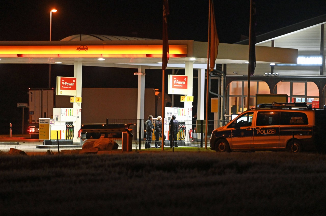 Bewaffneter Überfall auf eine Tankstelle in Dortmund! (Symbolbild)