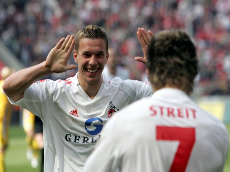 In der Saison 2005/06 verlief die Saison für Lukas Podolski persönlich zufriedenstellend. Der Angreifer erzielte 12 Tore in 32 Spielen. 