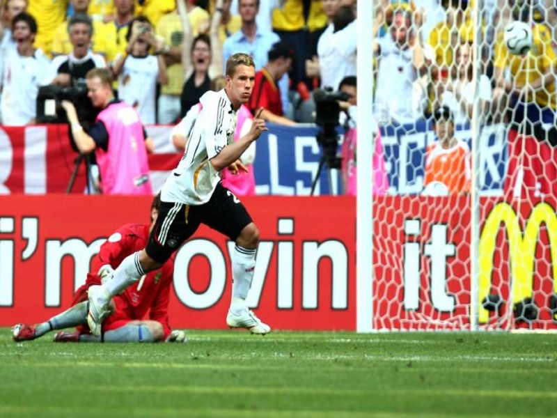 Vor seinem Dienstantritt an der Säbener Straße jedoch schrieb Lukas Podolski noch mit dem Sommermärchen Geschichte. 