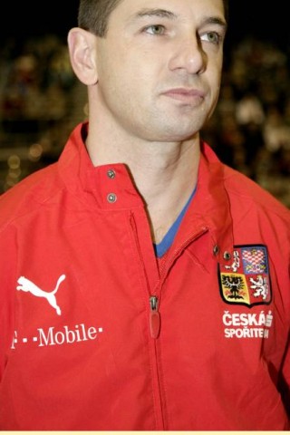 Pavel Kuka spielte ab 1999 zusammen mit Bordon beim VfB Stuttgart. Doch im Gegensatz zum Brasilianer, der fünf Jahre bei den Schwaben blieb, verließ der tschechische Stürmer den VfB schon im Jahr 2000 wieder. Kuka konnte in Stuttgart nicht Fuß fassen und wechselte zu Slavia Prag.  