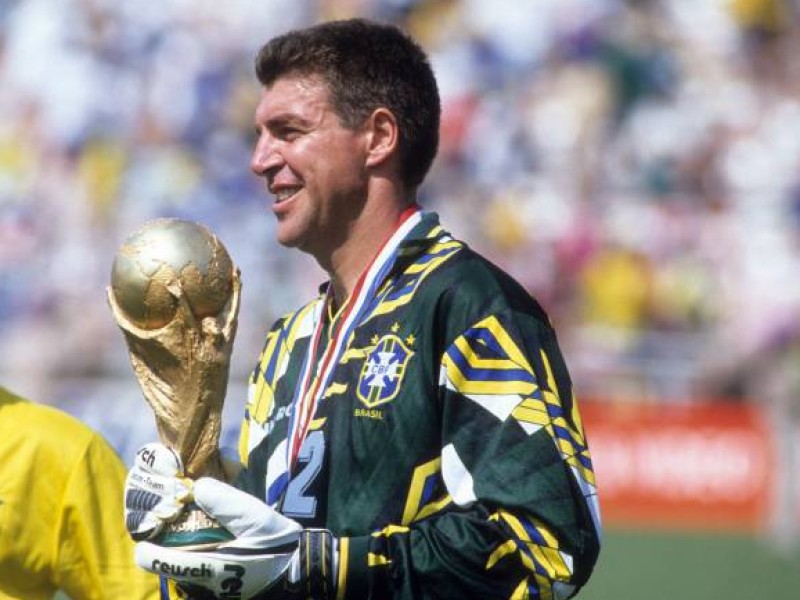 Zetti fuhr als Ersatz-Torwart Brasiliens zur WM 1994 und durfte sich nach dem Turnier Weltmeister nennen. Er beendete 2007 seine Karriere.