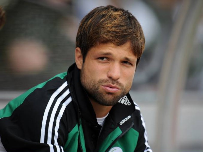 Nach drei tollen Jahren in Bremen hat Diegos Karriere einen Knick genommen. Der brasilianische Spielmacher wurde erst bei Juventus Turin nicht glücklich und jetzt in Wolfsburg von Felix Magath aussortiert. Diego sucht derzeit einen neuen Klub.